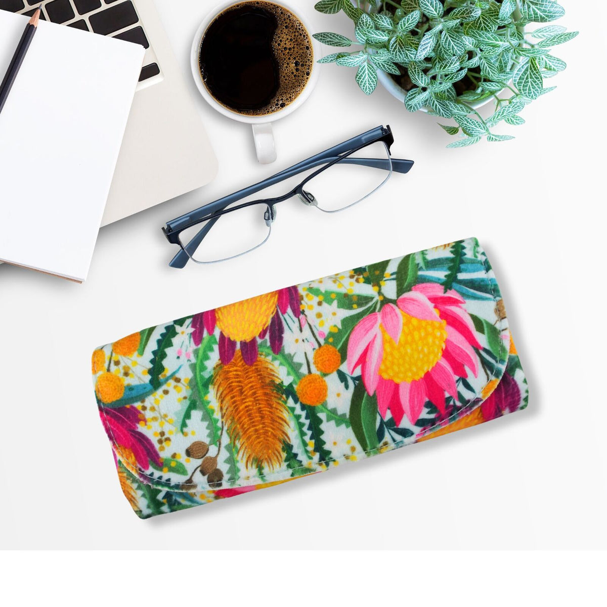Diesel & Dutch Bushland Botanicals Velour Glasses Case