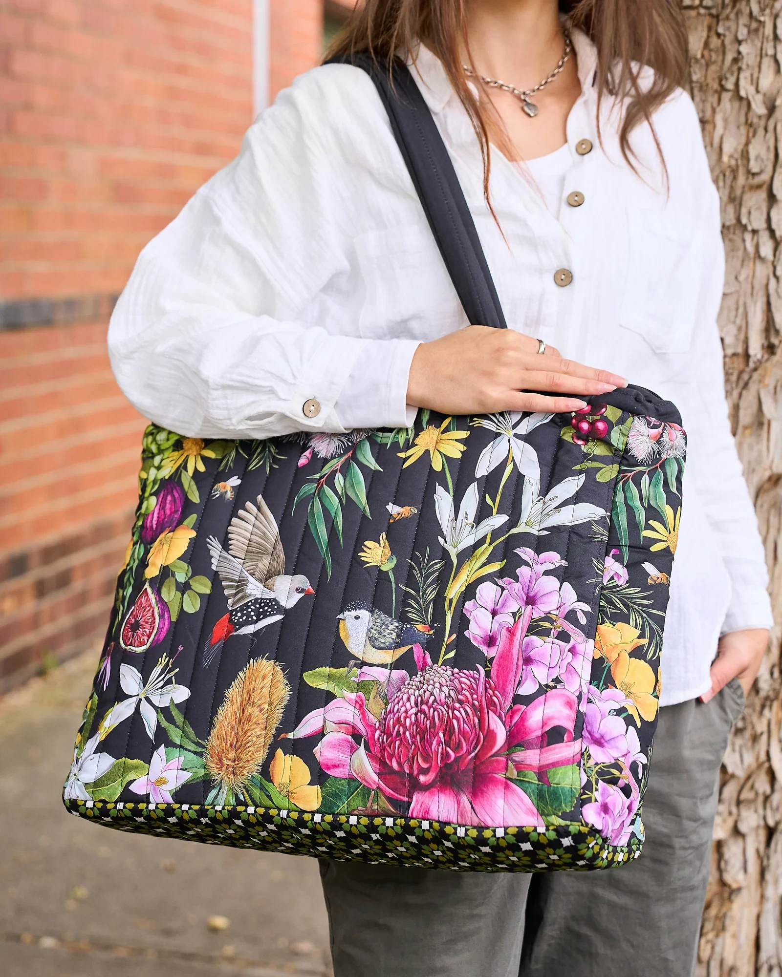 Comforter Bag - Vineyard Visions