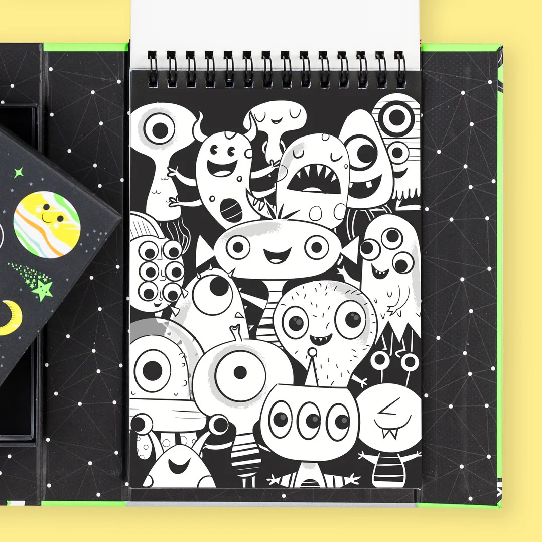 Outer Space Colouring Set