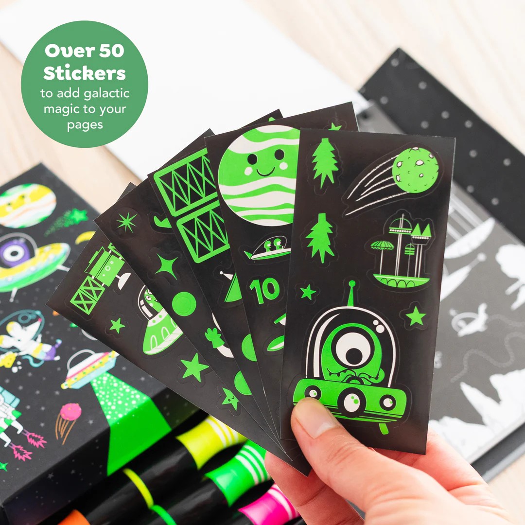 Outer Space Colouring Set